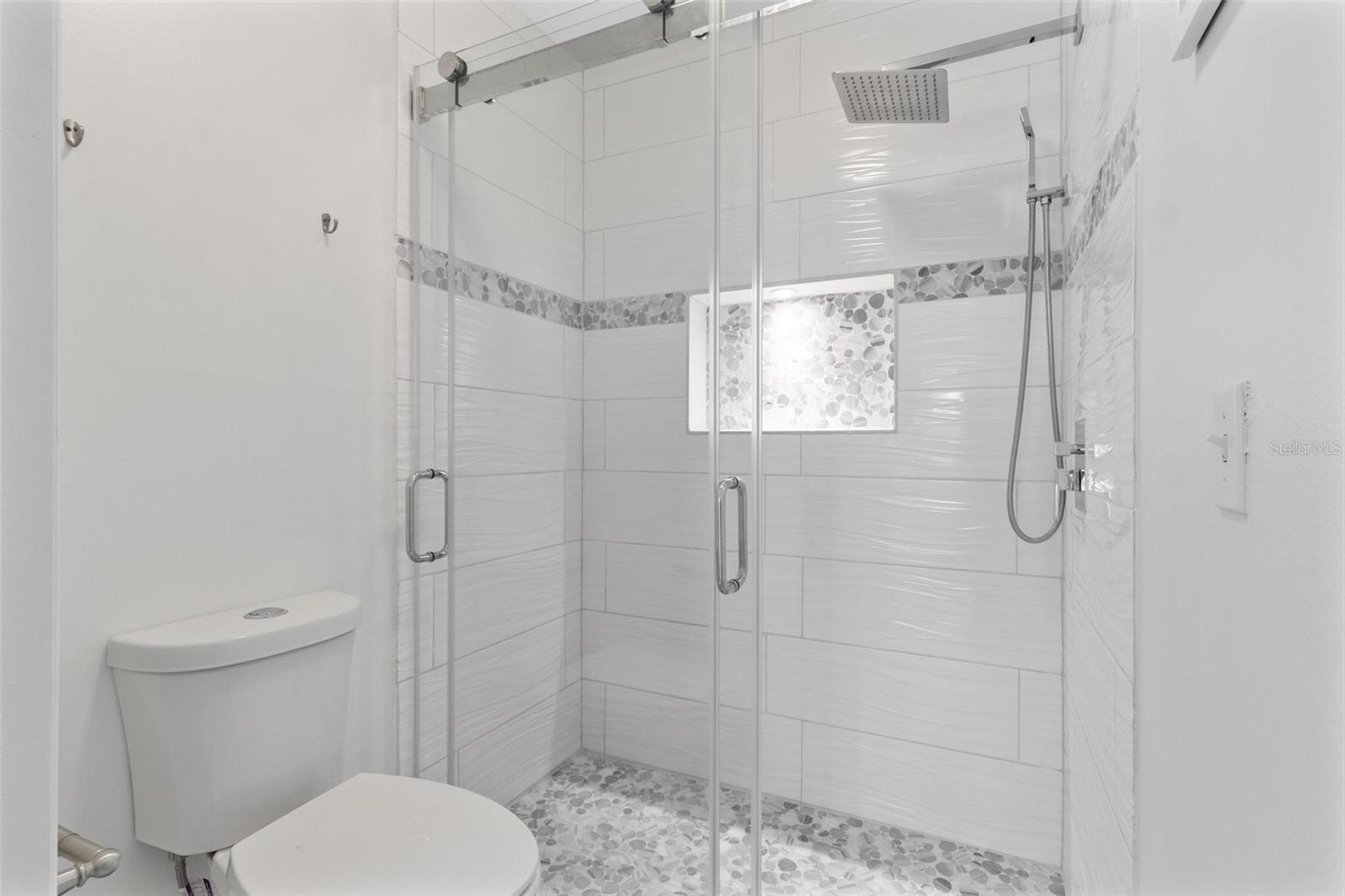 2400 FEATHER SOUND DR #214