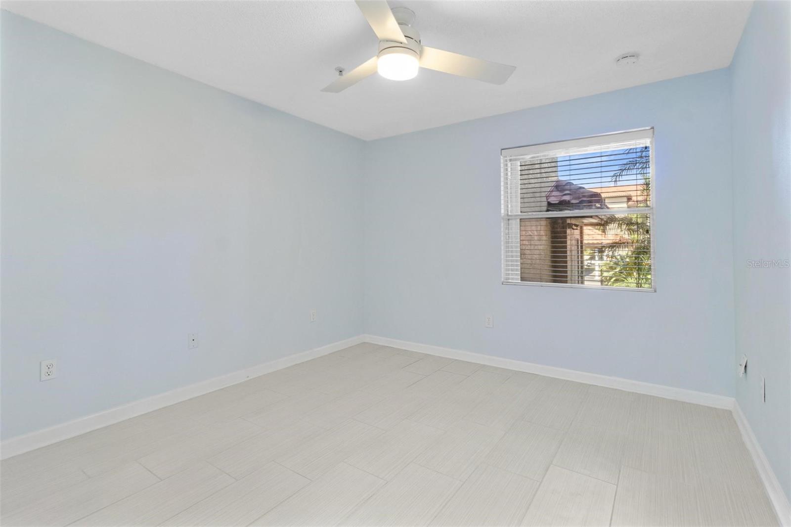 2400 FEATHER SOUND DR #214