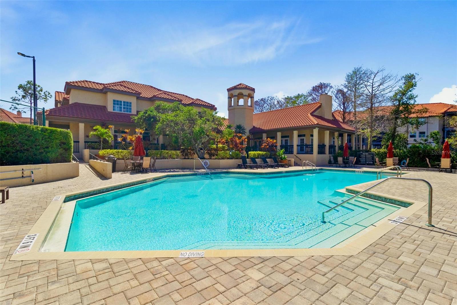 2400 FEATHER SOUND DR #214