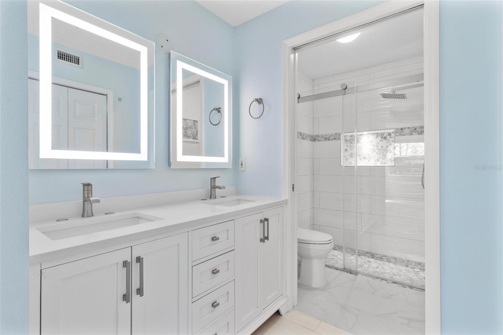 2400 FEATHER SOUND DR #214