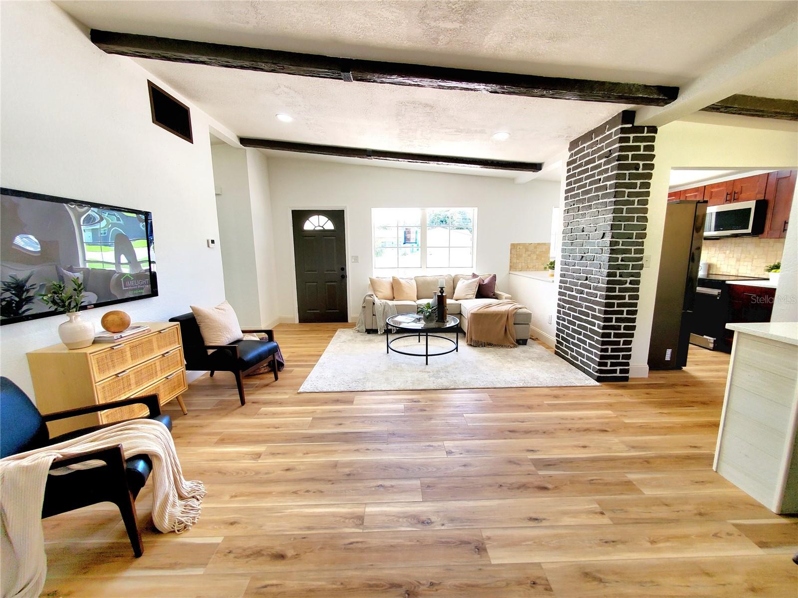 1373 FAIRFAX RD