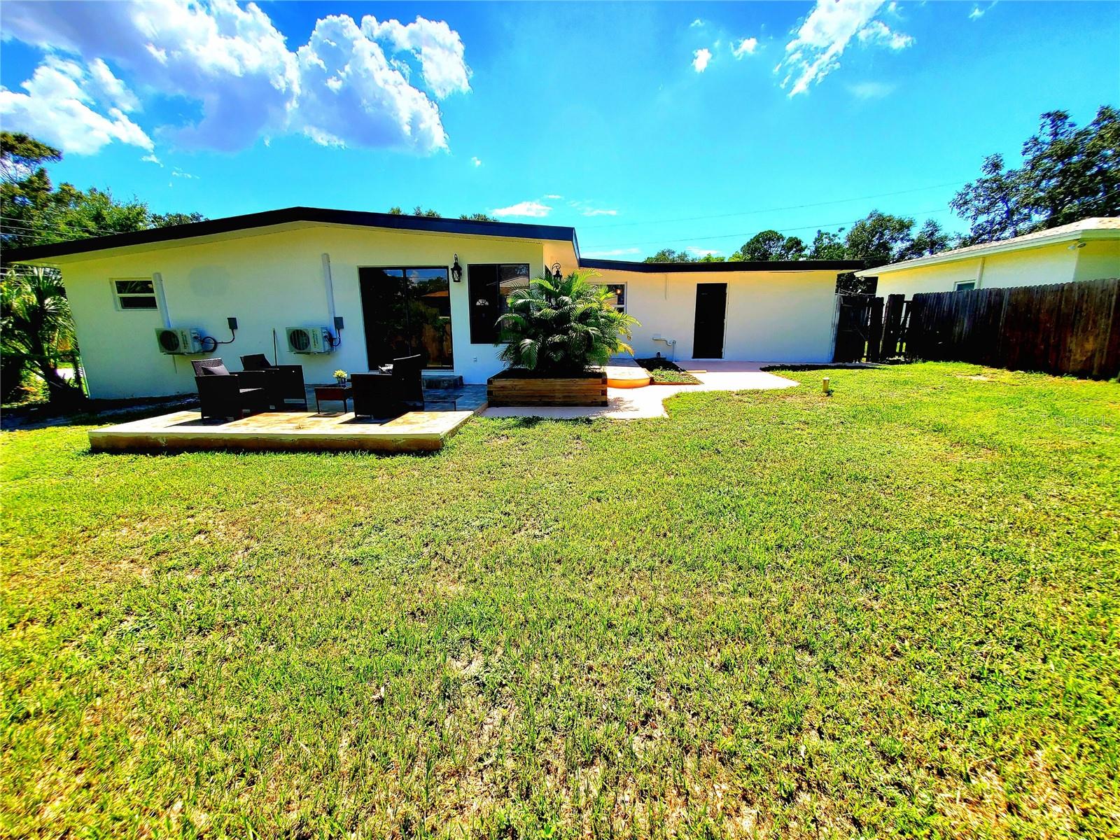 1373 FAIRFAX RD
