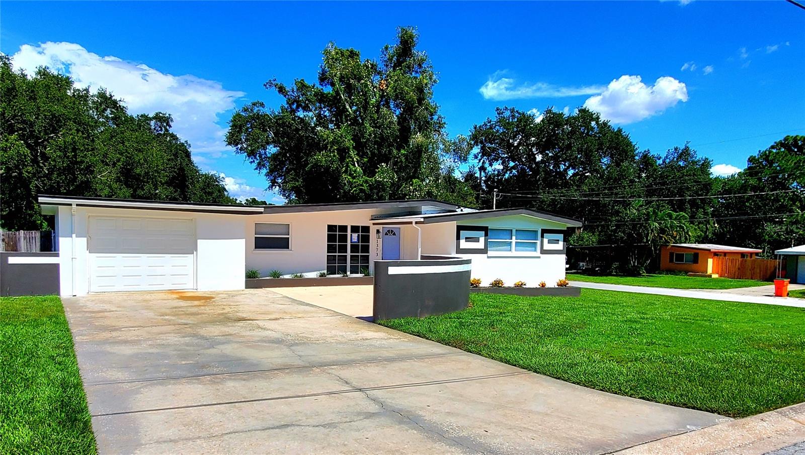 1373 FAIRFAX RD