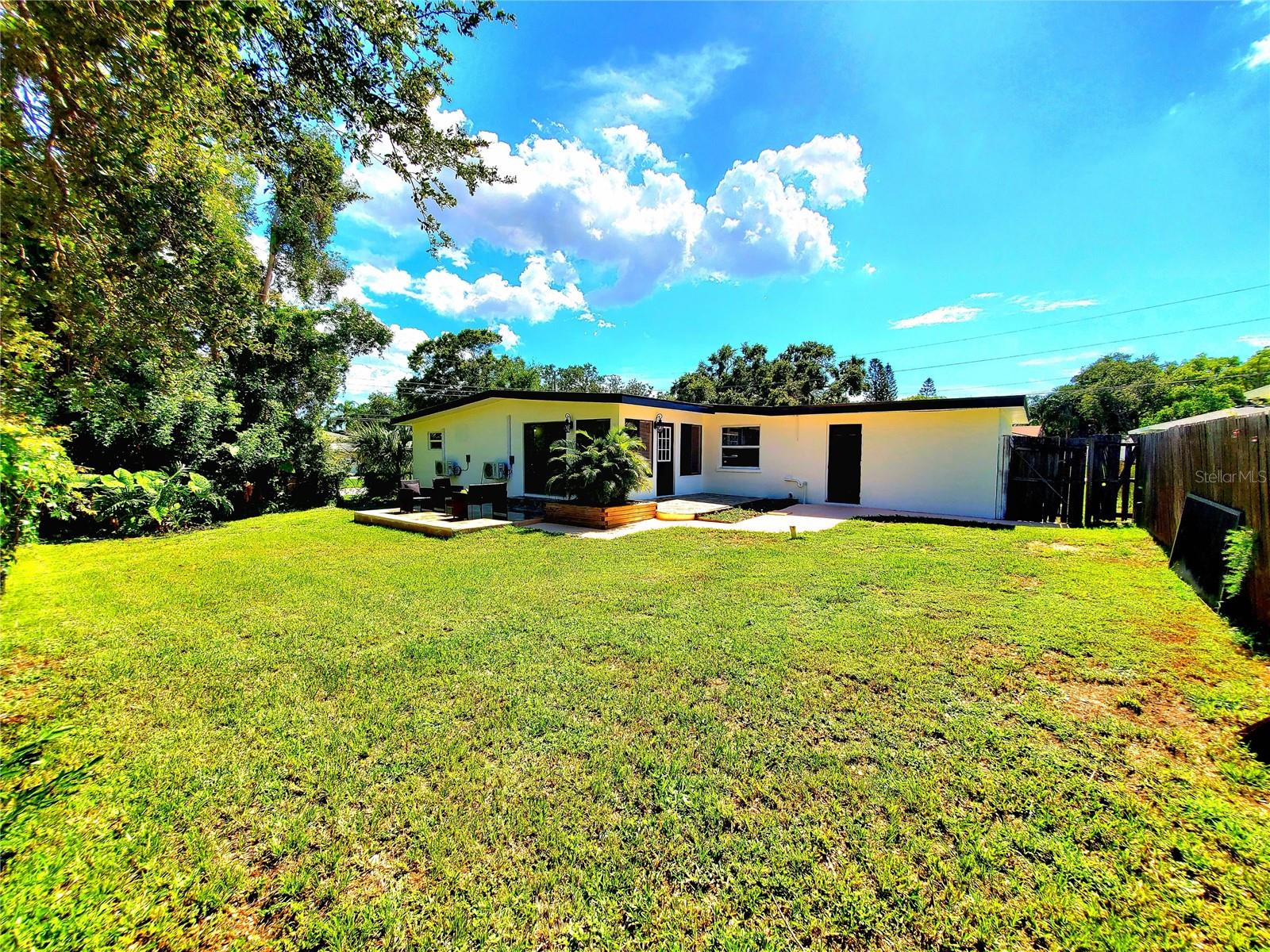 1373 FAIRFAX RD