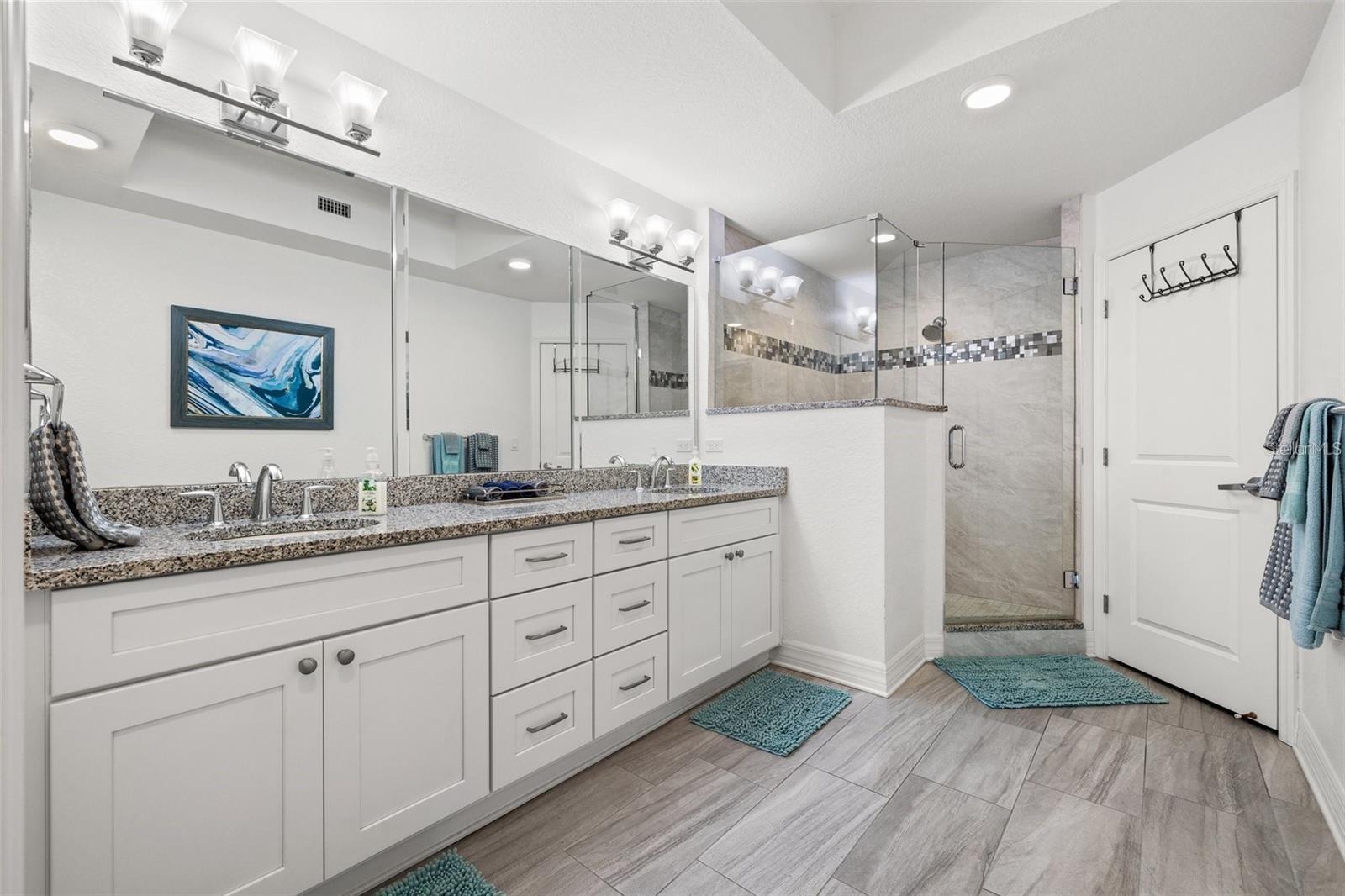 706 BAYWAY BLVD #301