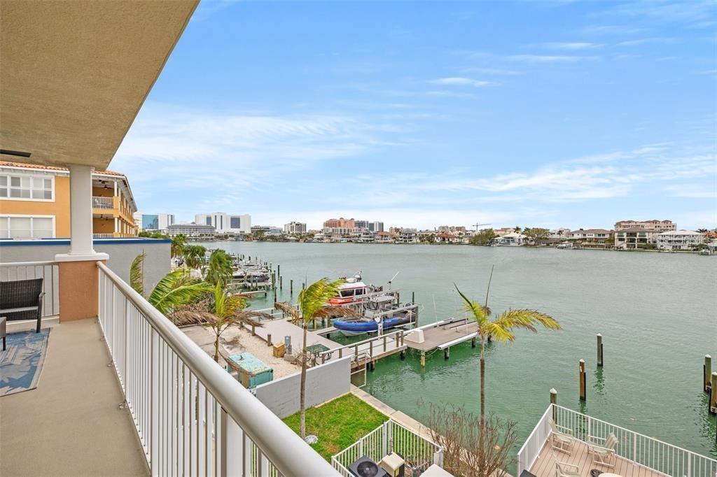 706 BAYWAY BLVD #301