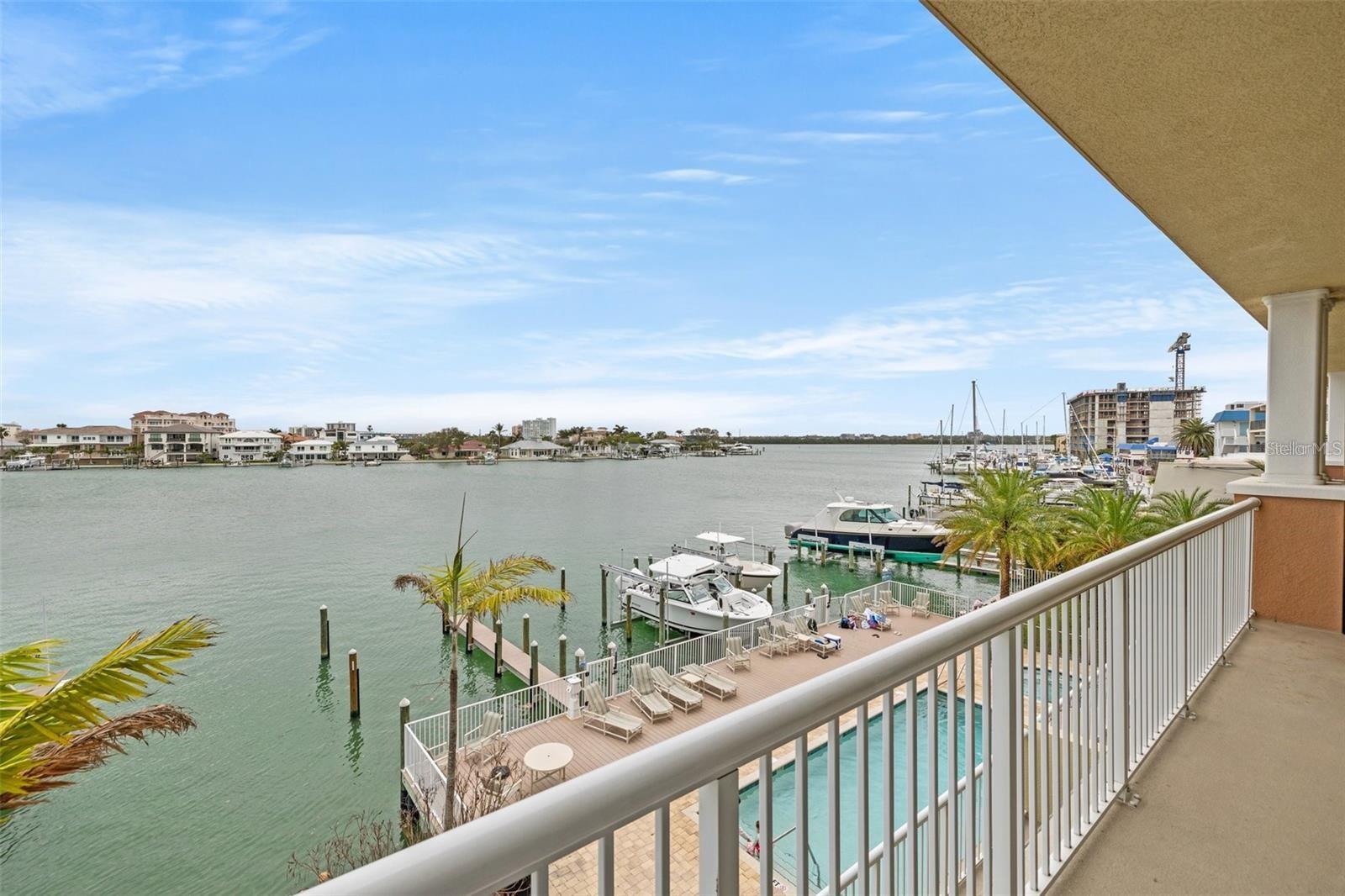 706 BAYWAY BLVD #301