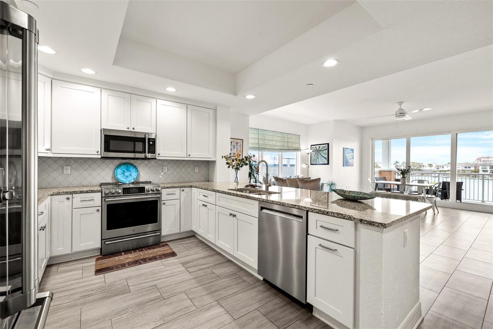 706 BAYWAY BLVD #301