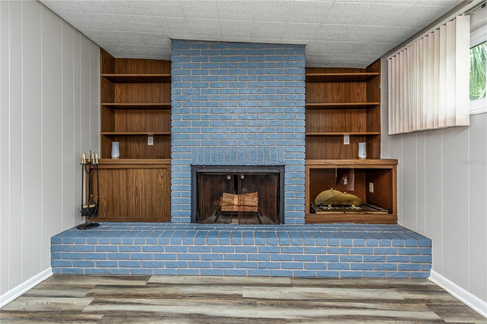310 TERRACE DR