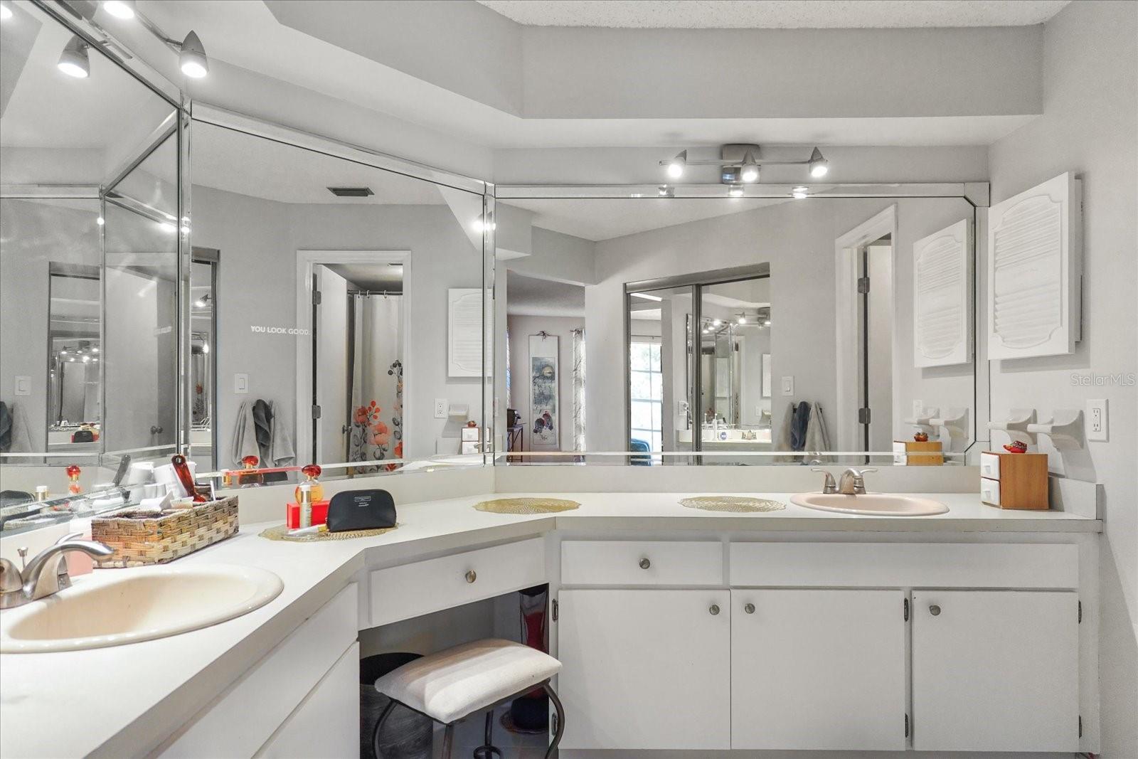 6826 STONES THROW CIR N #11206