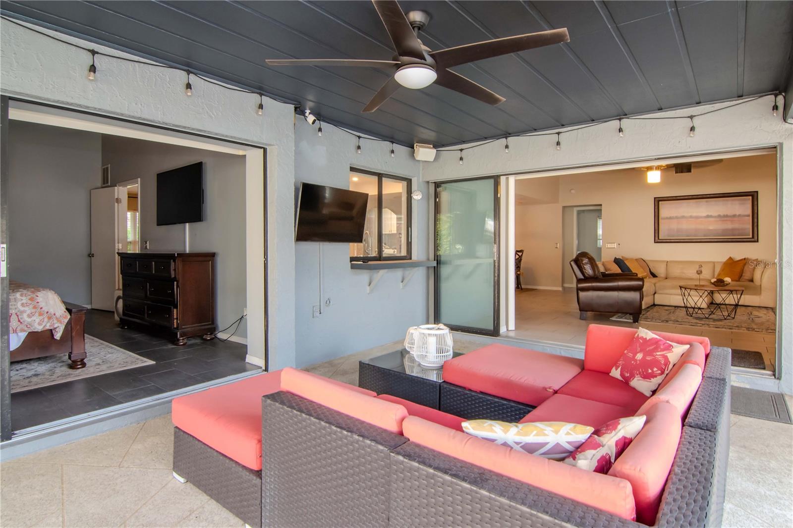 2634 GREEN VALLEY ST