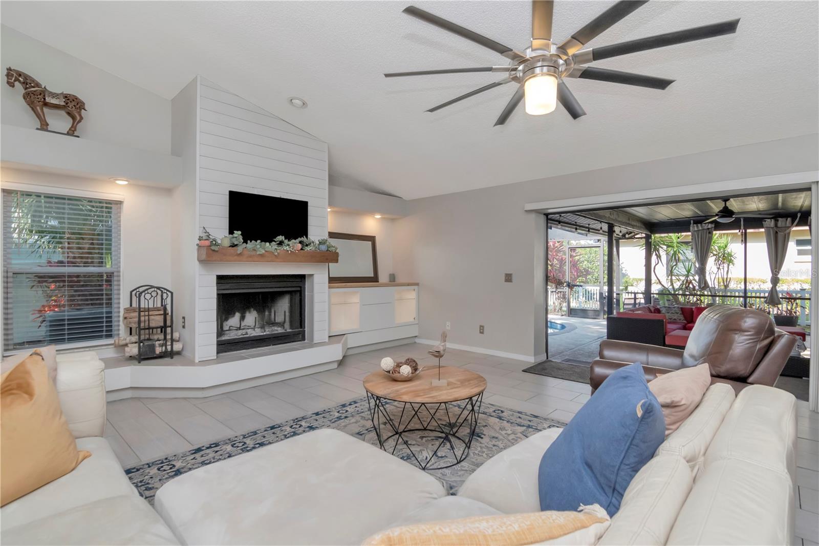 2634 GREEN VALLEY ST