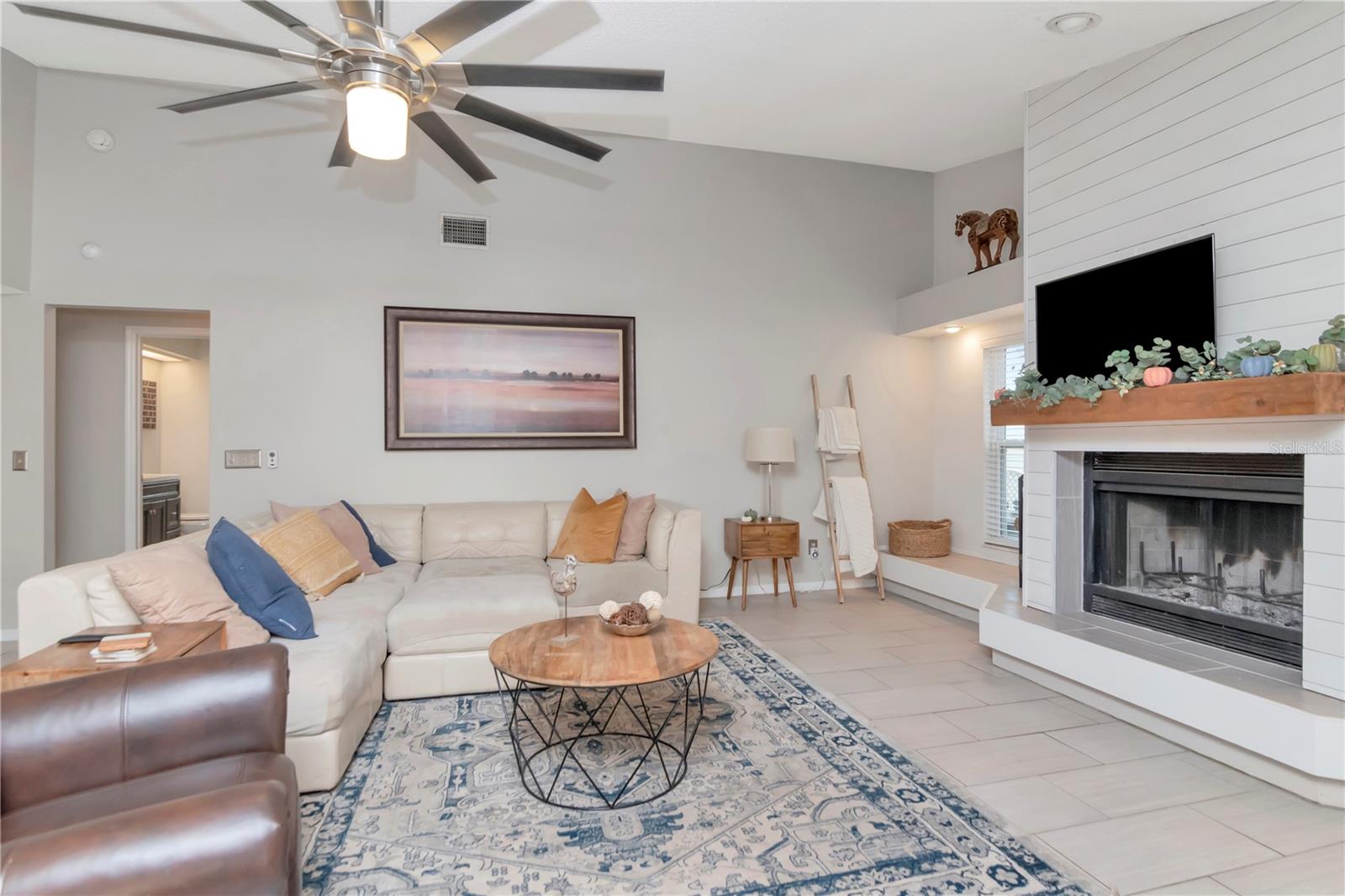 2634 GREEN VALLEY ST