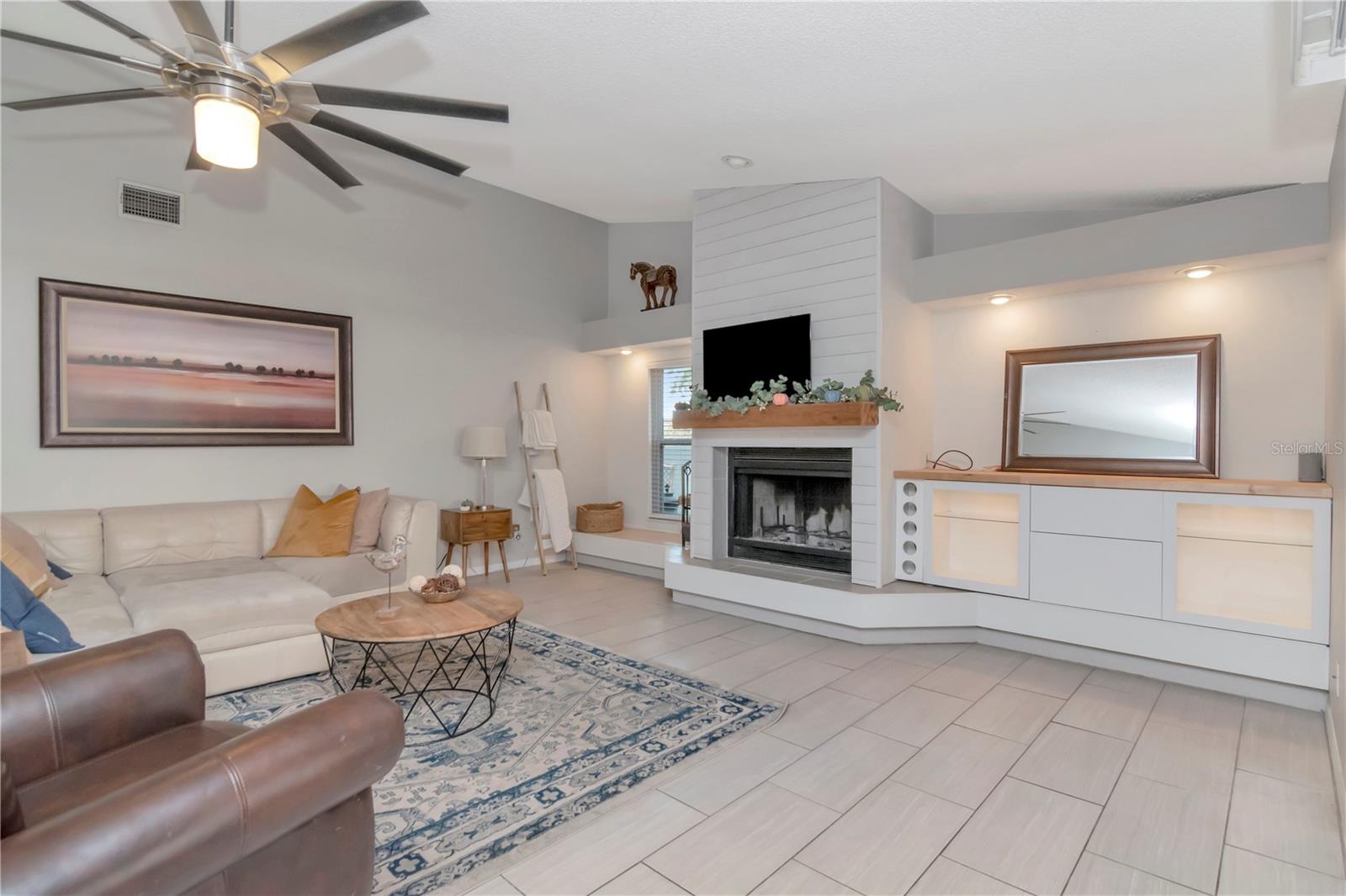 2634 GREEN VALLEY ST