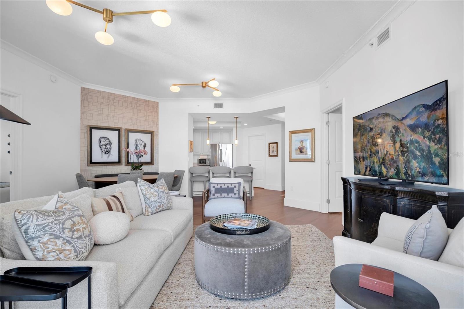 1209 E CUMBERLAND AVE #804