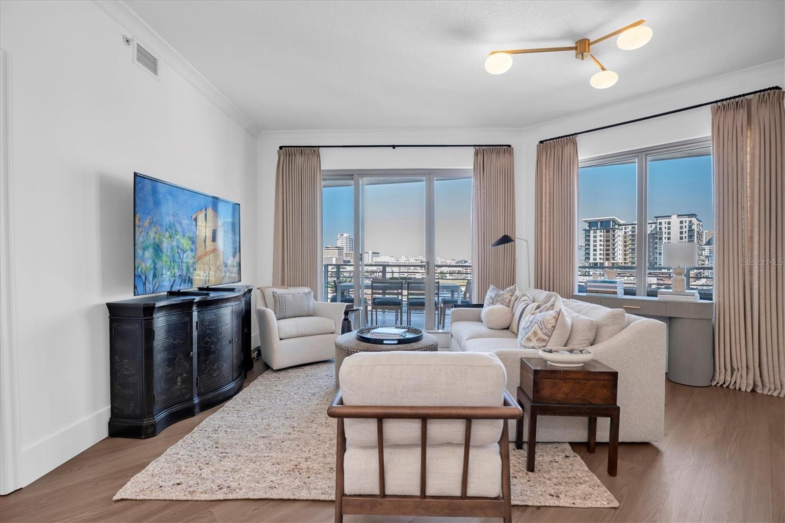 1209 E CUMBERLAND AVE #804