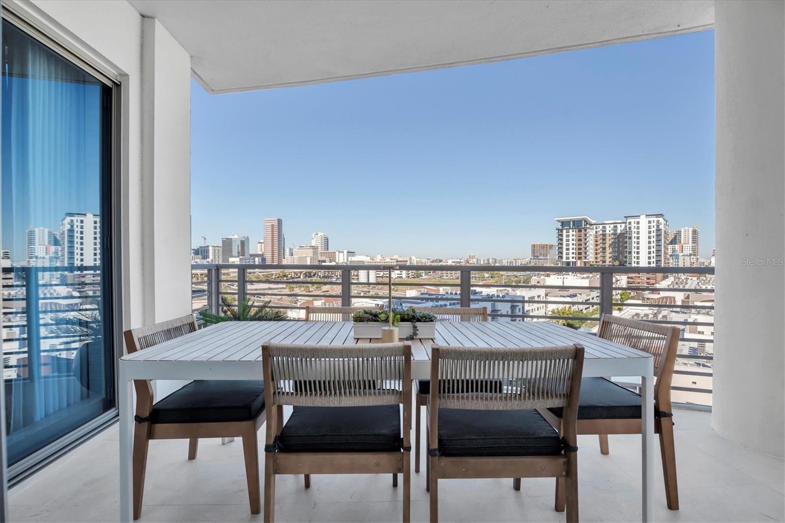 1209 E CUMBERLAND AVE #804