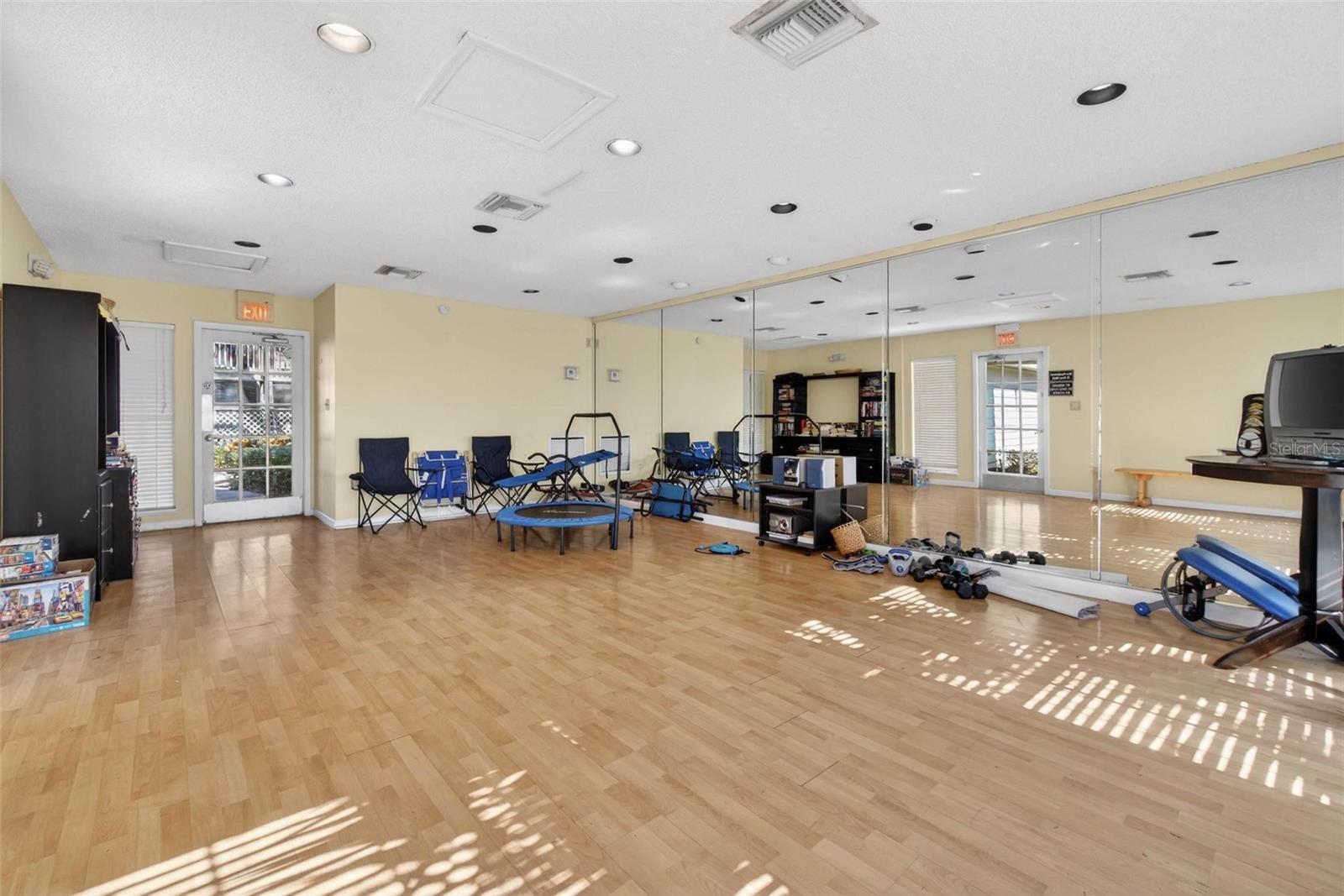 2500 WINDING CREEK BLVD #E203