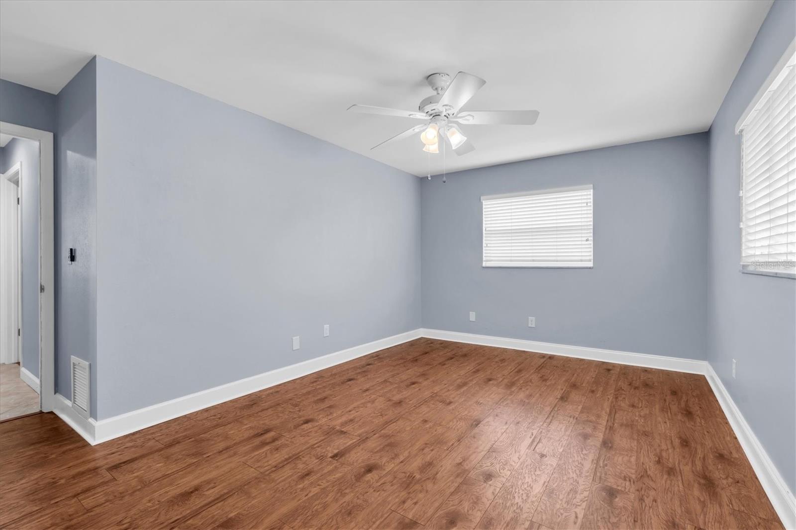 13176 DORCHESTER DR