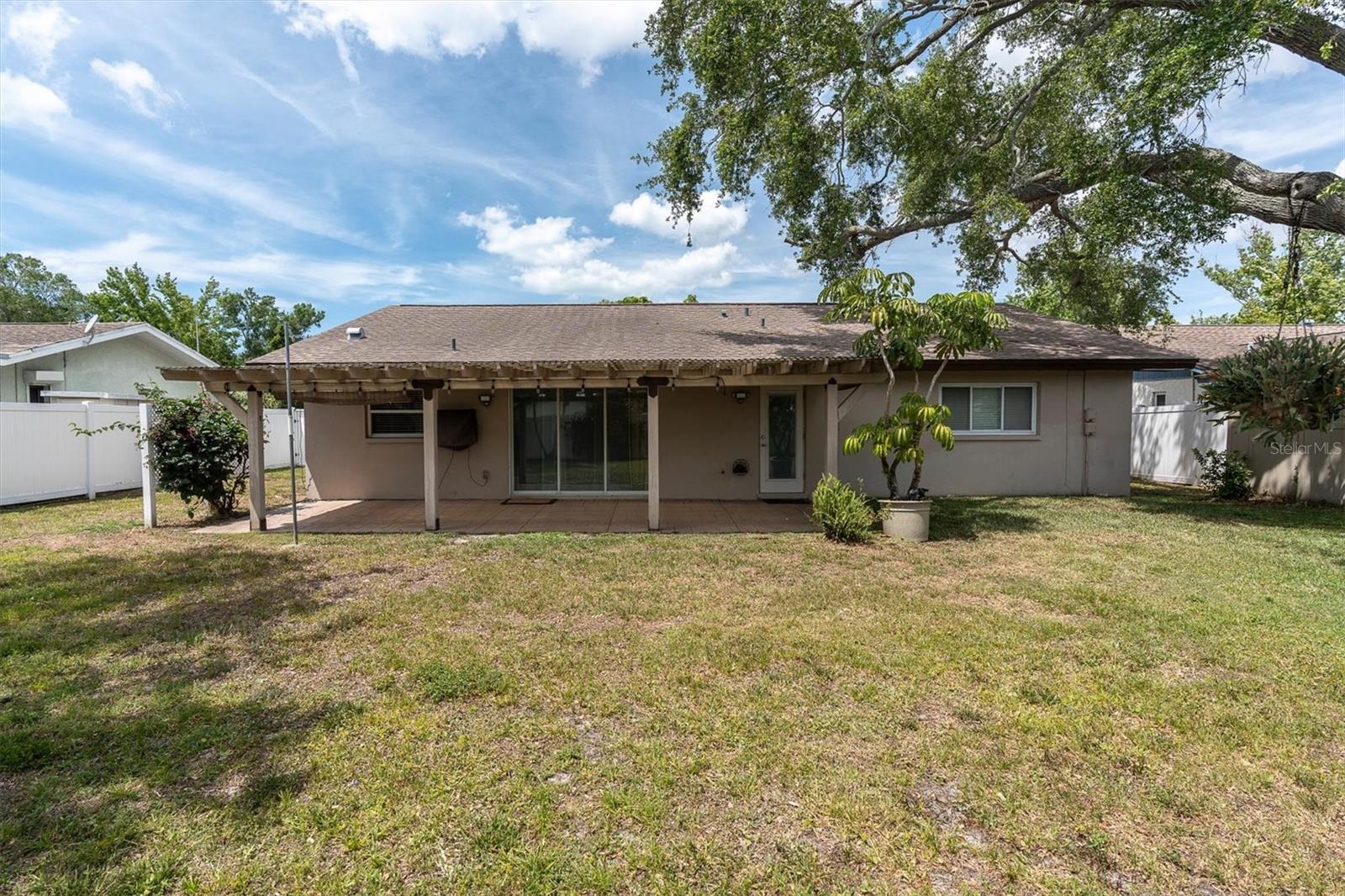 13176 DORCHESTER DR