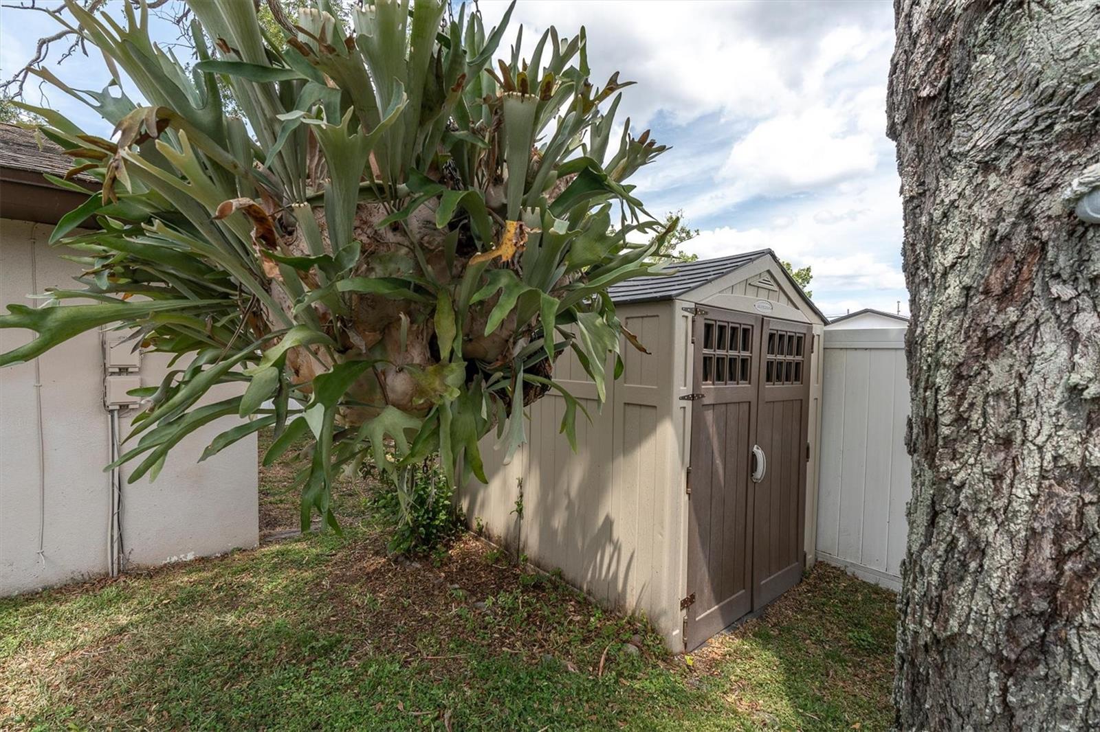13176 DORCHESTER DR