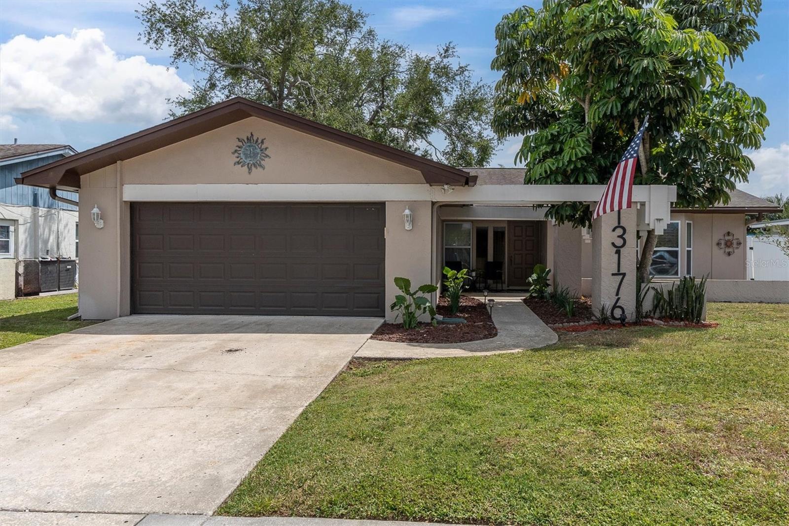 13176 DORCHESTER DR