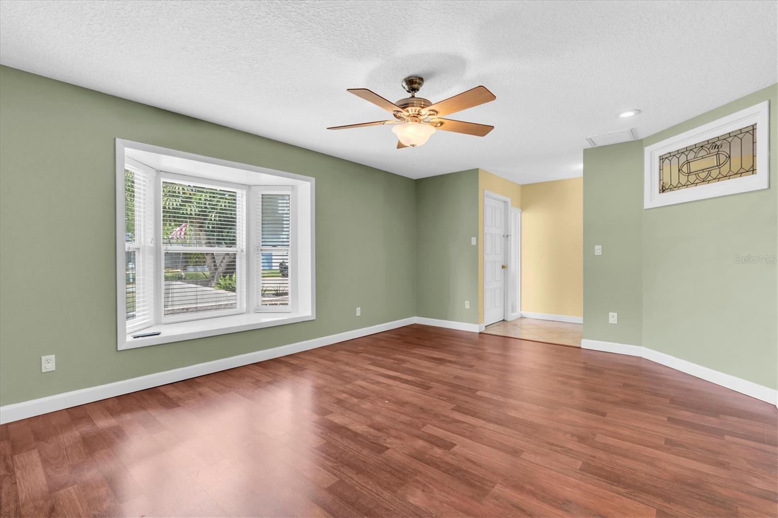 13176 DORCHESTER DR