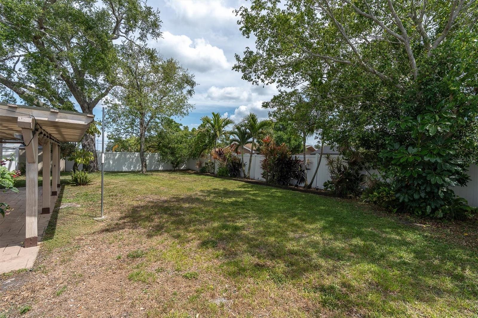 13176 DORCHESTER DR