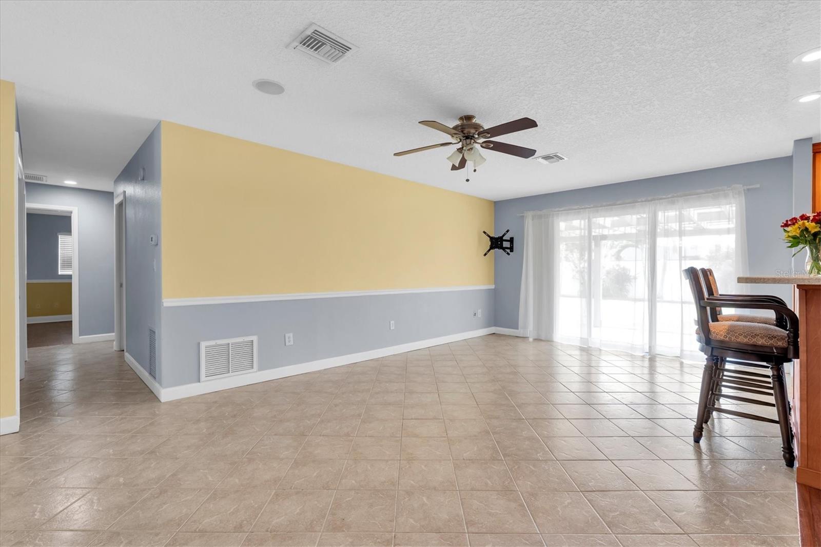 13176 DORCHESTER DR