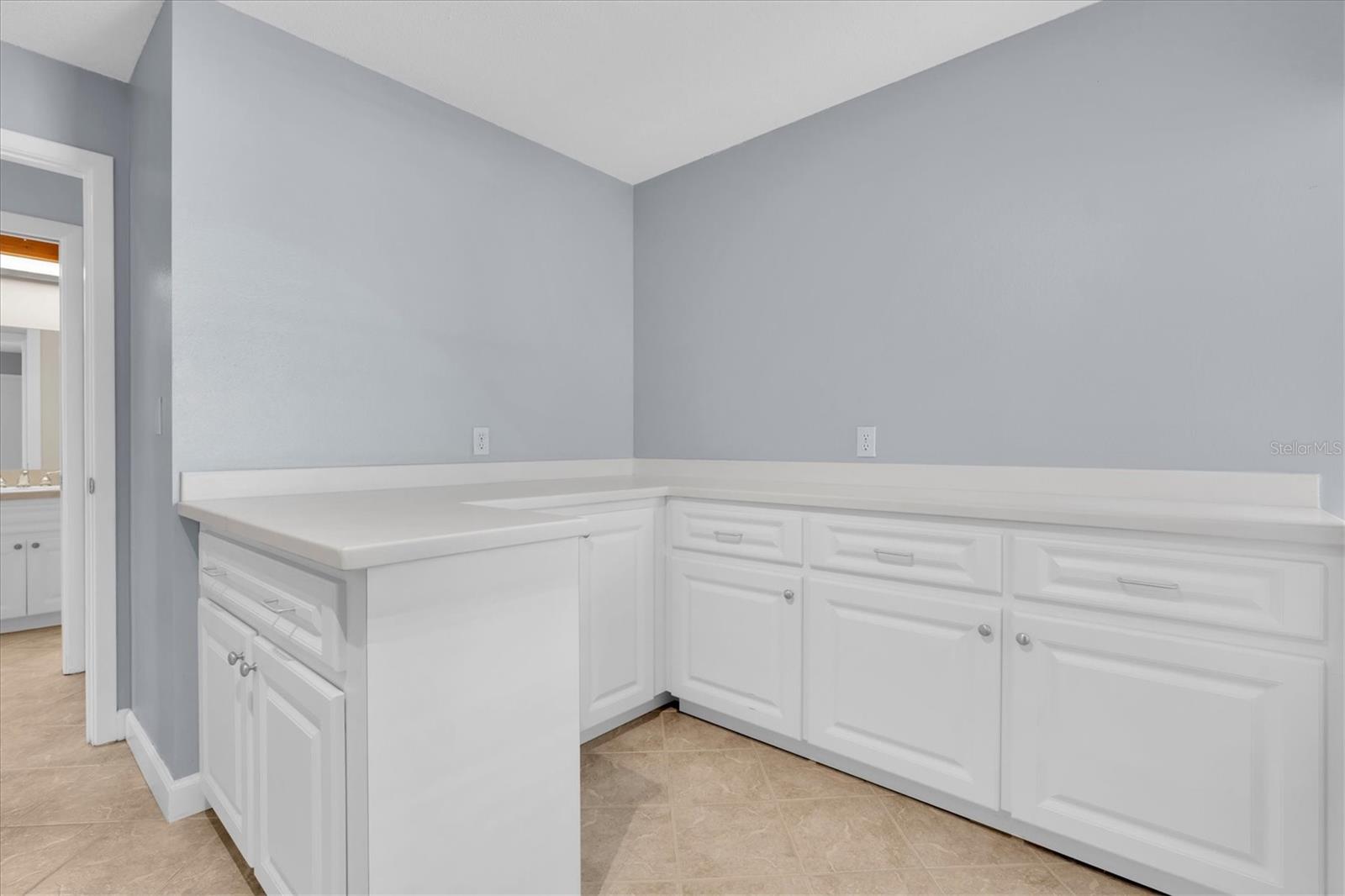 13176 DORCHESTER DR