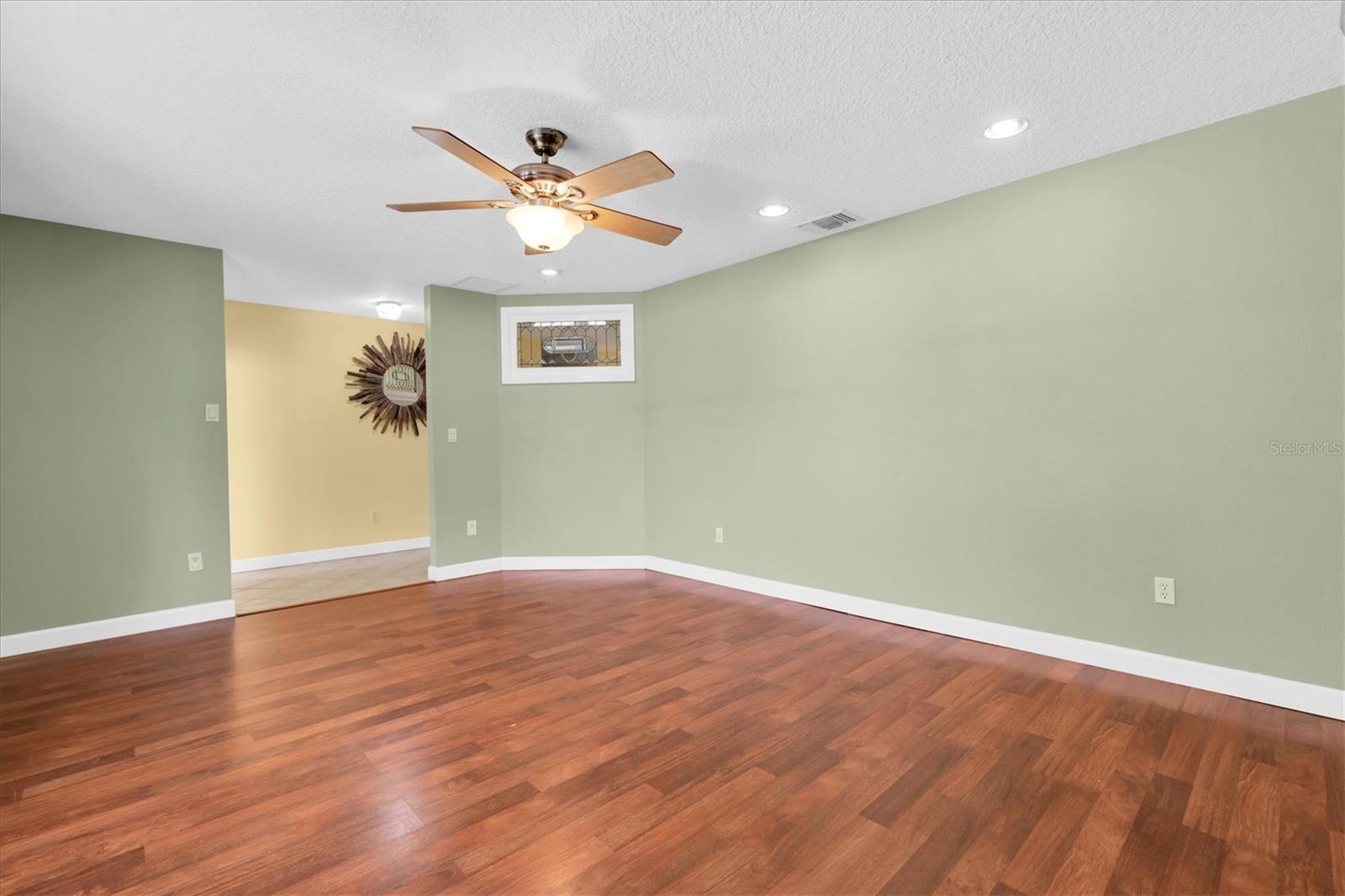 13176 DORCHESTER DR