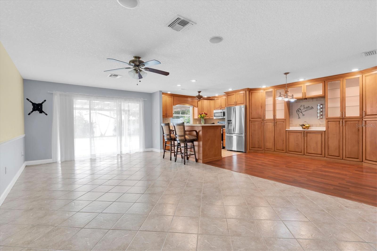 13176 DORCHESTER DR