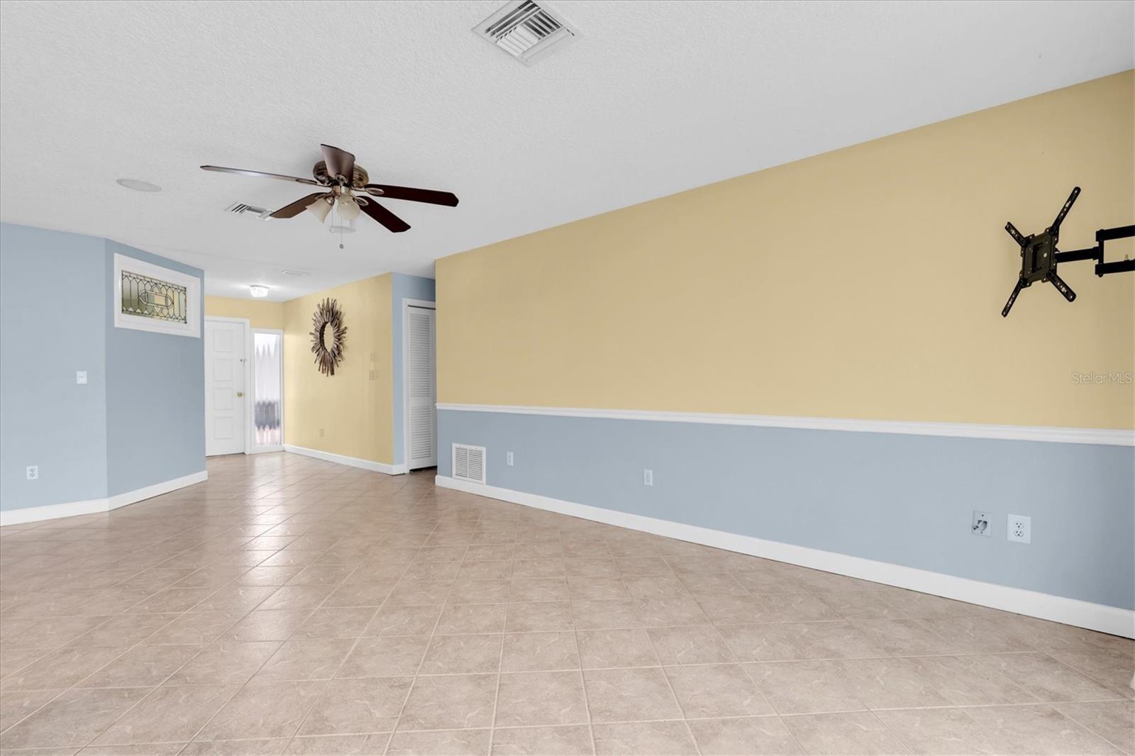 13176 DORCHESTER DR