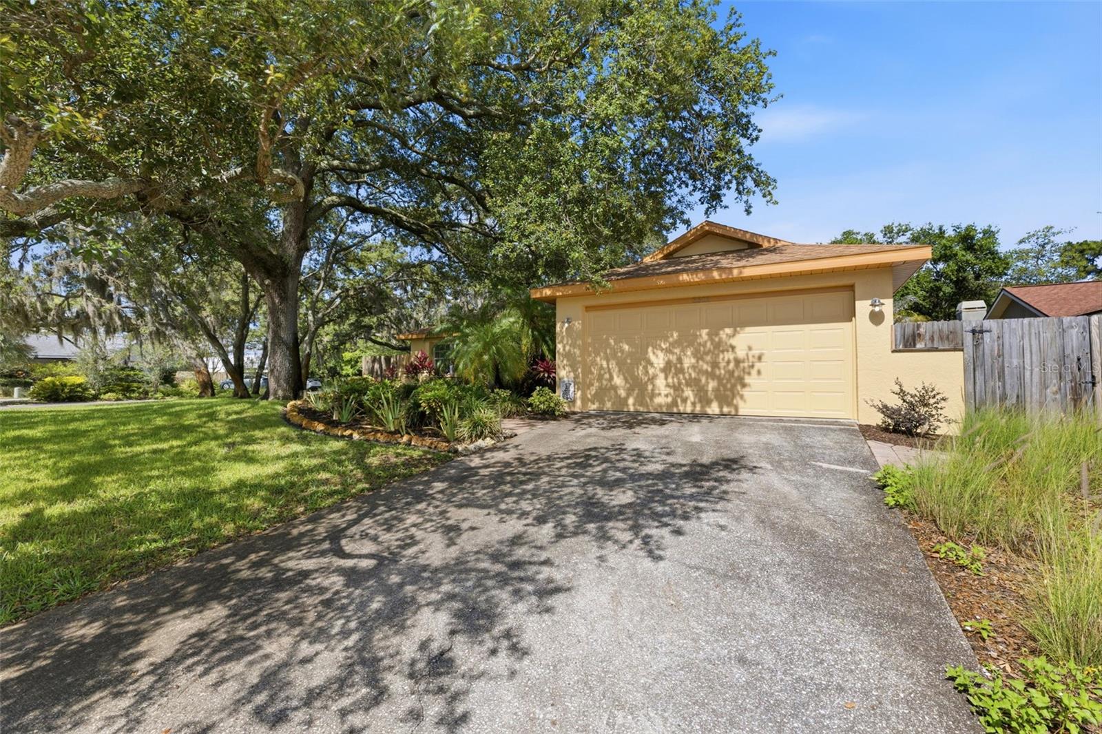 3301 BRIARWOOD LN