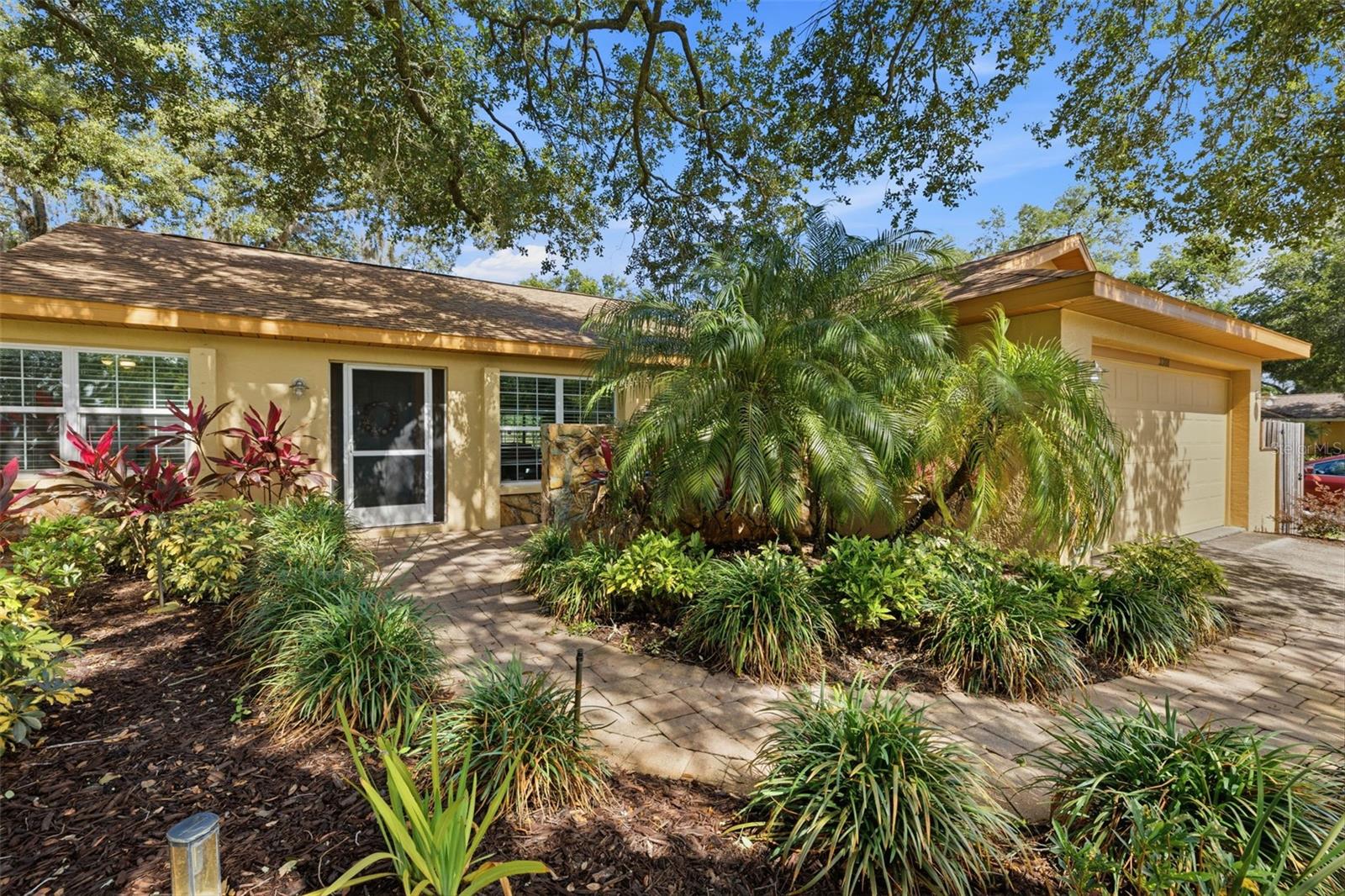 3301 BRIARWOOD LN