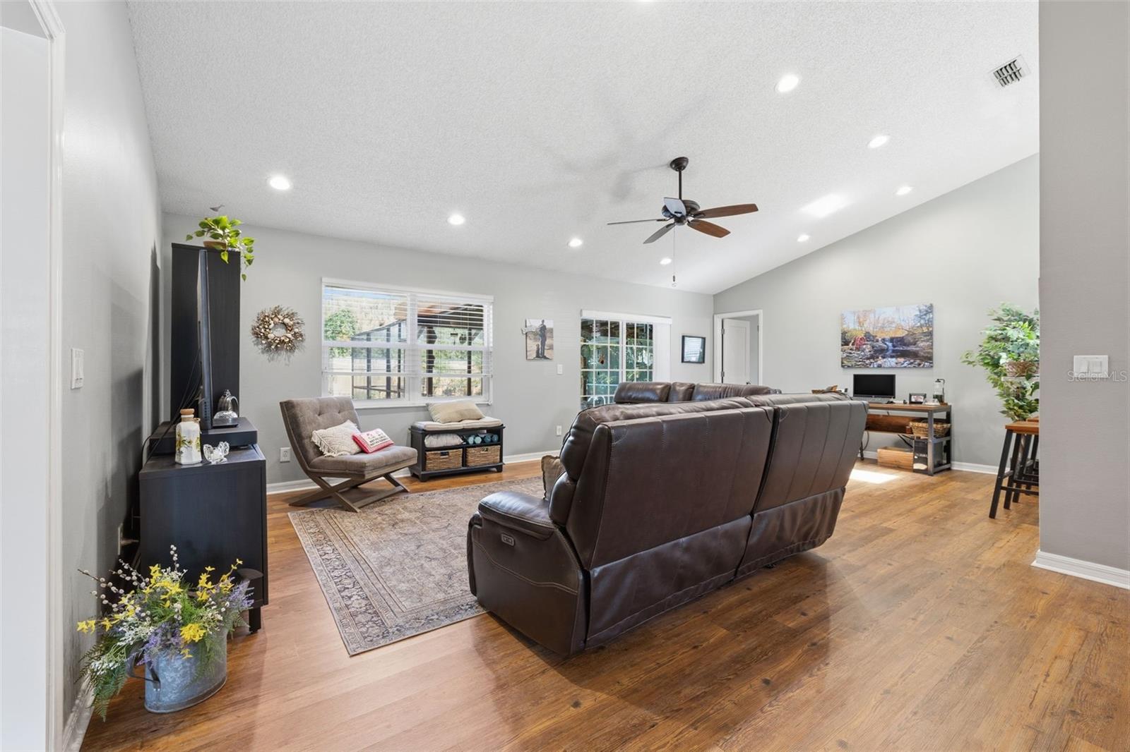 3301 BRIARWOOD LN