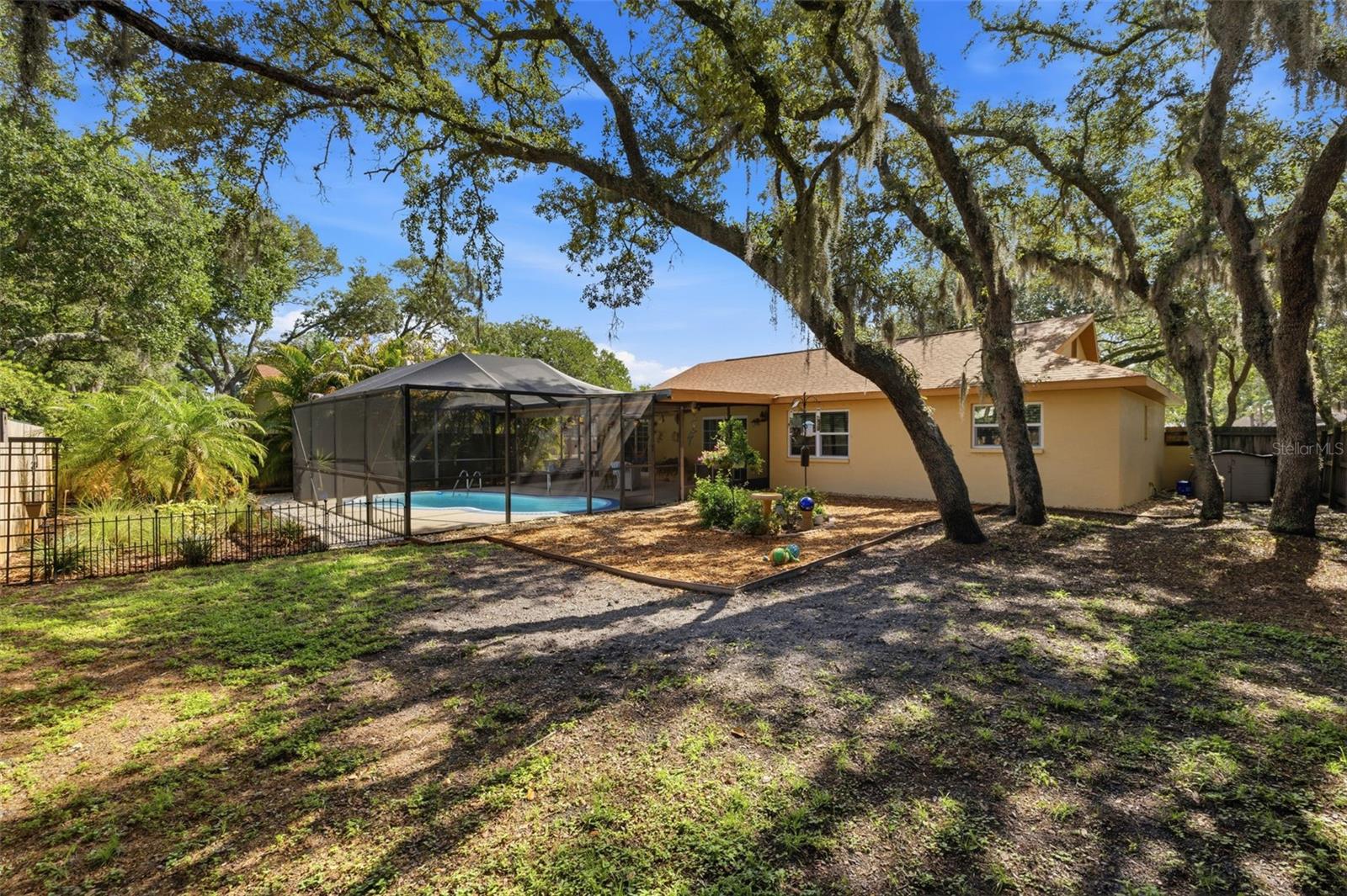 3301 BRIARWOOD LN