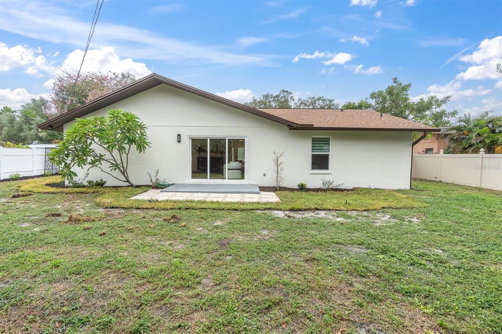 2010 PINELLAS POINT DR S