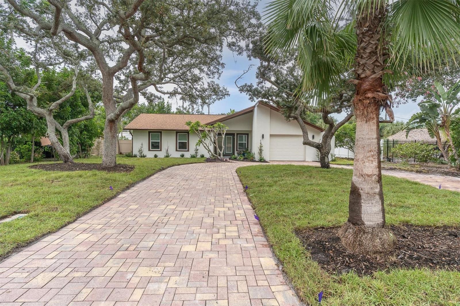 2010 PINELLAS POINT DR S