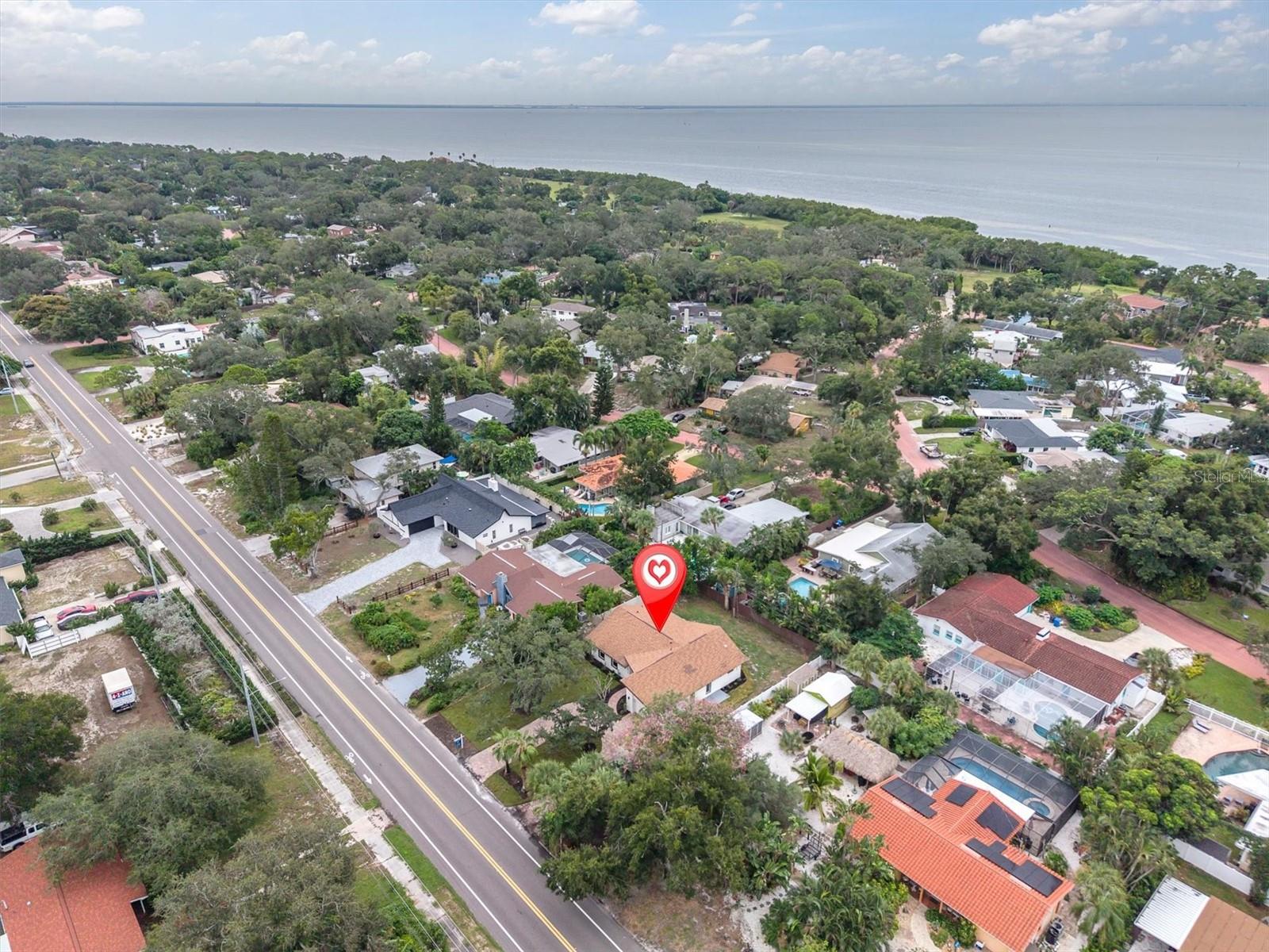 2010 PINELLAS POINT DR S