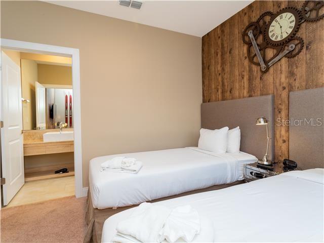 3049 ROCKEFELLER WAY