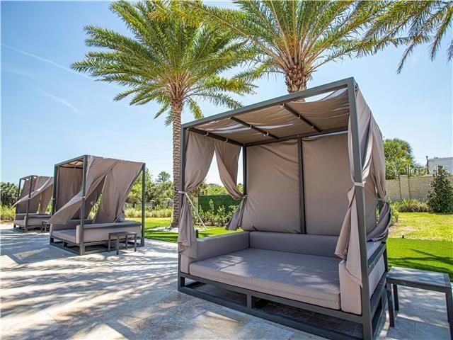 3049 ROCKEFELLER WAY