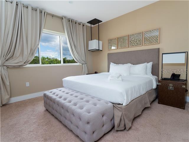 3049 ROCKEFELLER WAY