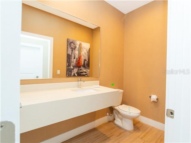 3049 ROCKEFELLER WAY