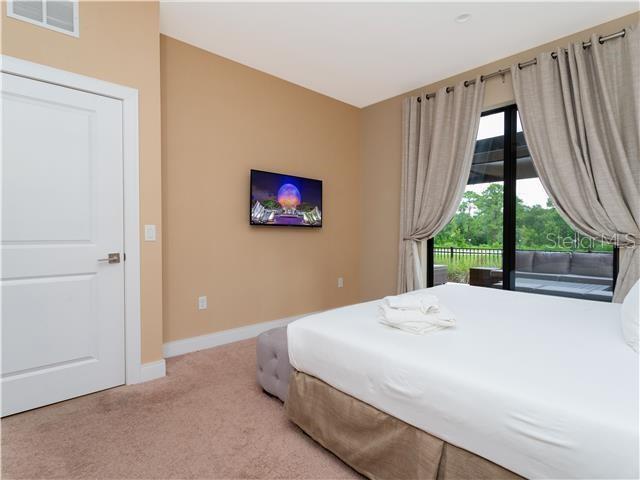 3049 ROCKEFELLER WAY