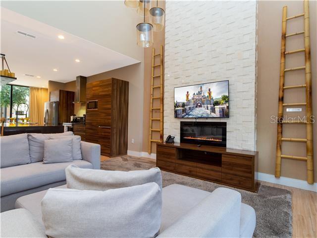 3049 ROCKEFELLER WAY