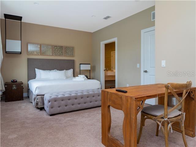 3049 ROCKEFELLER WAY