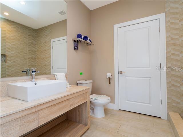 3049 ROCKEFELLER WAY