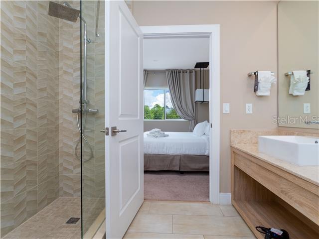 3049 ROCKEFELLER WAY