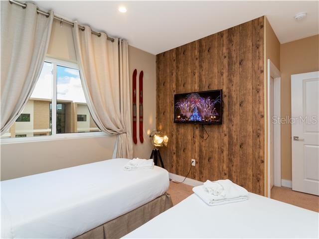 3049 ROCKEFELLER WAY